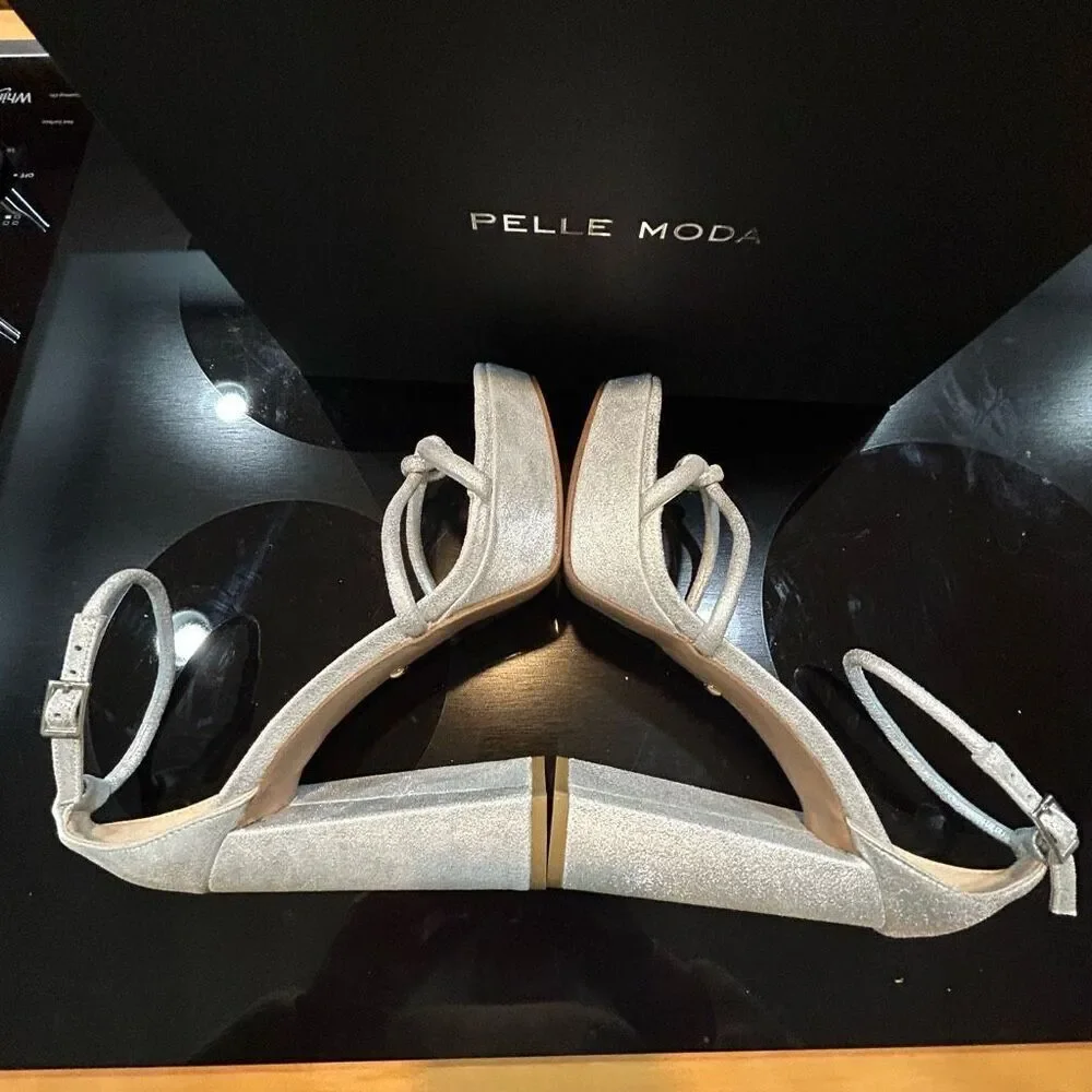Pelle Moda Gillian ankle strap silver metallic chunky‎ heel sandal size 8.5 NEW
